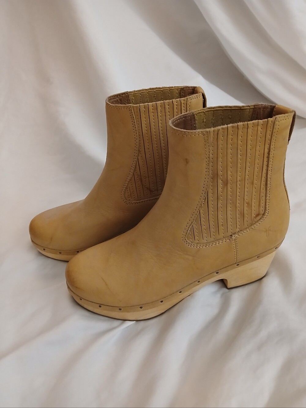 Frye Millie Platform Chelsea Boot